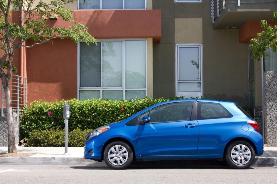  Toyota Yaris 2013 года  (фото 15 из 22)